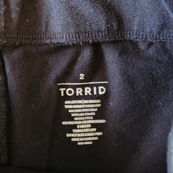 Torrid Cropped Tie Dye Skull Leggings - Picture 5 of 5